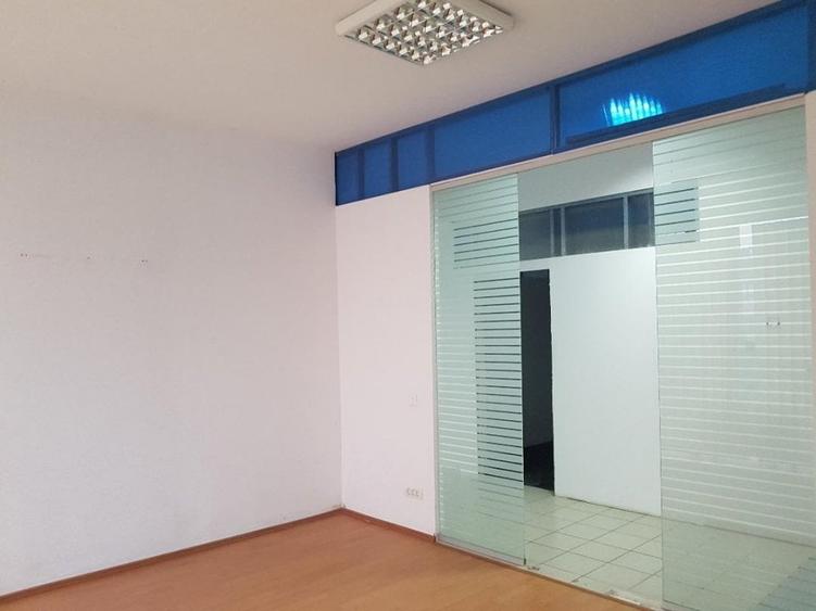 Cladire de birouri si spatii comerciale P+4E, stradal la DN1 - 8