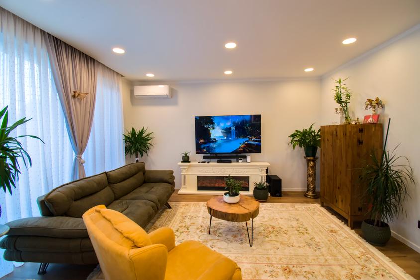 LOCUINTA PRIMITOARE, COMPLET MOBILATA SI UTILATA - 11