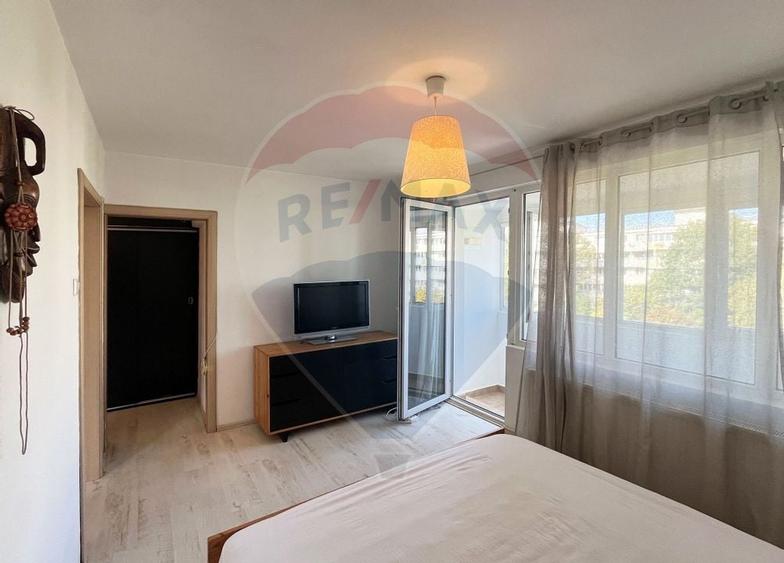 Vanzare apartament spatios,  3 camere - Metrou 1Mai - 15