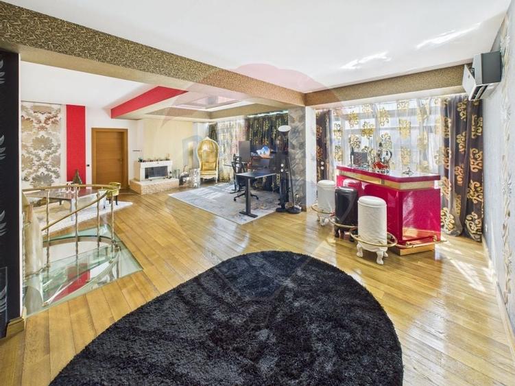 PENTHOUSE CU TERASA PANORAMICA SI PISCINA ACOPERITA - 19