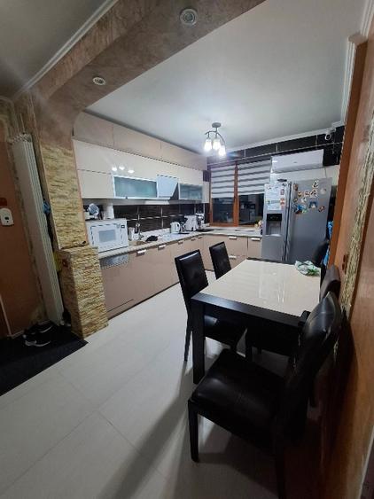 Vand apartament 3 camere, mobilat - 1