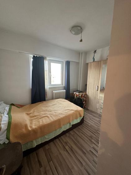 Vanzare apartament 4 camere Drumul Taberei Metrou Favorit - 1