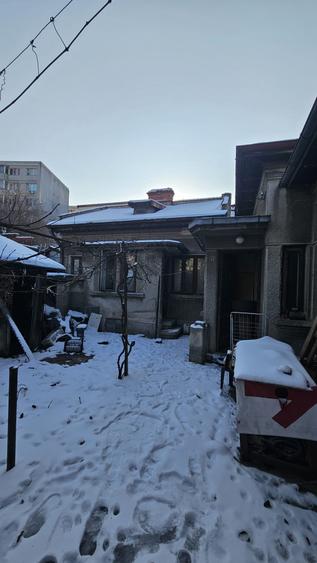 Teren patrat, strada linistita langa Ciuperca Domenii - 2