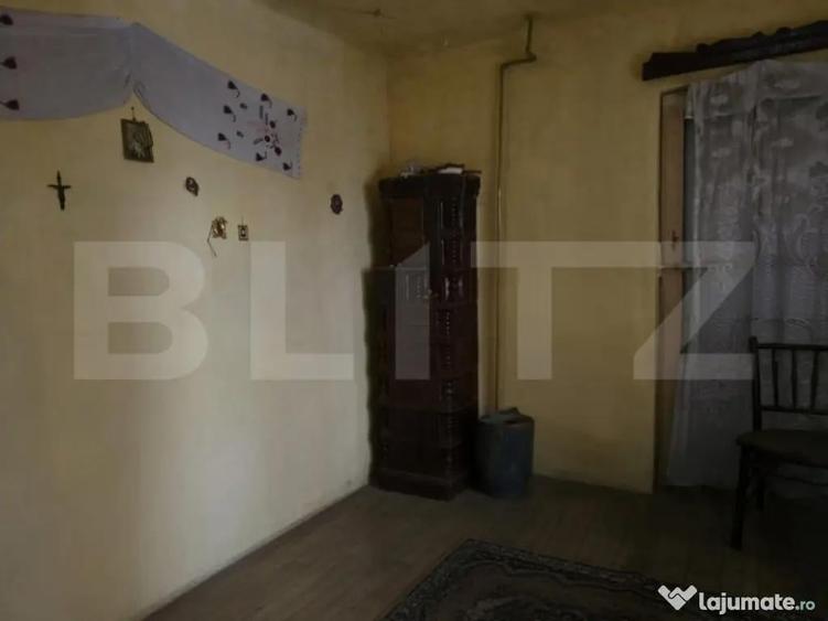 Casa de vanzare, 667 mp, zona Razvad - 7