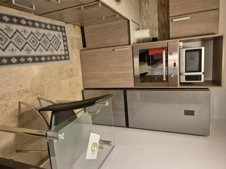 Apartament cu trei camere de inchiriat, zona lini?tita - 2