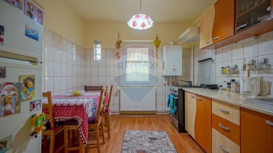 Apartament două camere decomandat la intrare în Răcădău! - 4