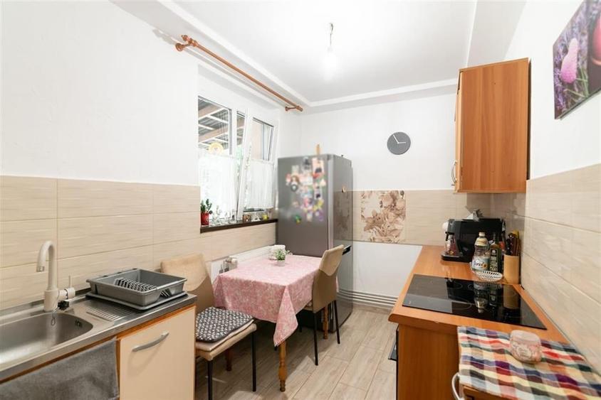 RECO Casa singur in curte, zona Centrala - 9