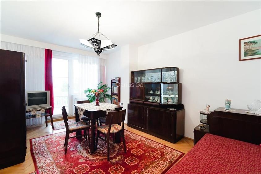 Apartament cu 3 camere decomandat în Sânmartin Apartament cu 3 camere decomandat în Sânmartin