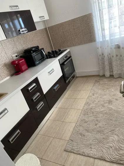 Inchiriez apartament 2 camere , decomandat zona Lenin - 1