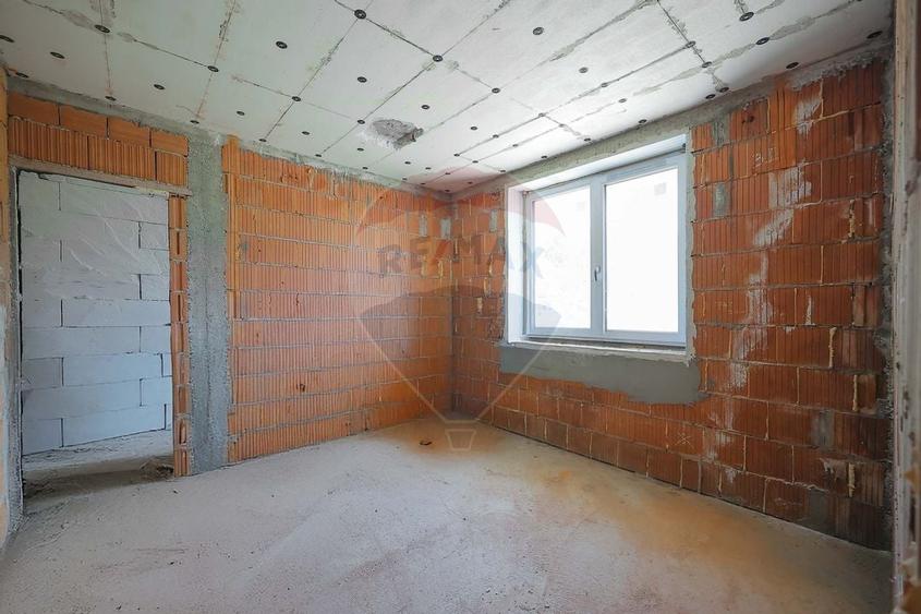 De vânzare casă cu un proiect deosebit, la roșu , Str. Gheorghe Doja - 28