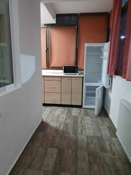 Apartament cu 3 camere semidecomandat în Chiajna
