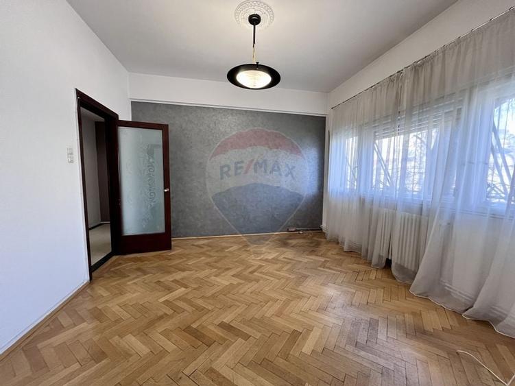 Apartament cu 4 camere nemobilat in P-ta Victoriei langa Orange - 7