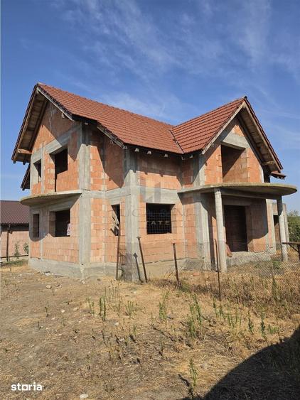 Casa parter si etaj la rosu ,Recas - 5