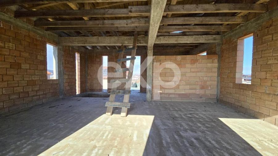 Case Harman, 120 mp, 199900 Euro + TVA . - 6