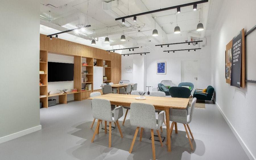 Spa?iu de birou frumos proiectat pentru 5 persoane in Spaces Expo - 7