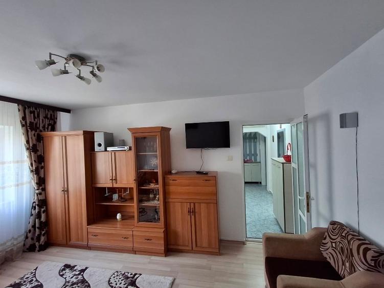 Ofer spre inchiriere apartament 3 camere zona Nord Medgidia - 2