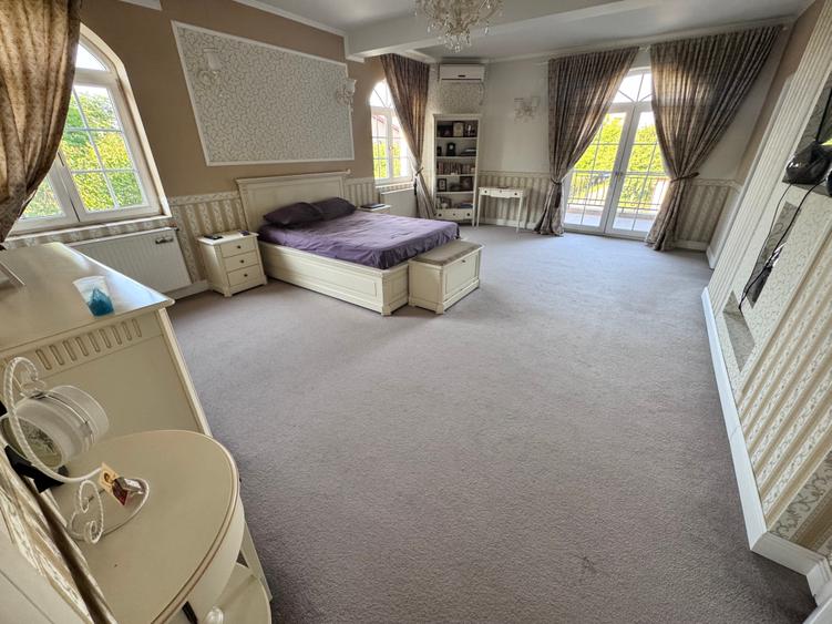 Casa deosebita sector 4 P+1+M. 6 cam.Util 418mp. Teren 1638mp - 31