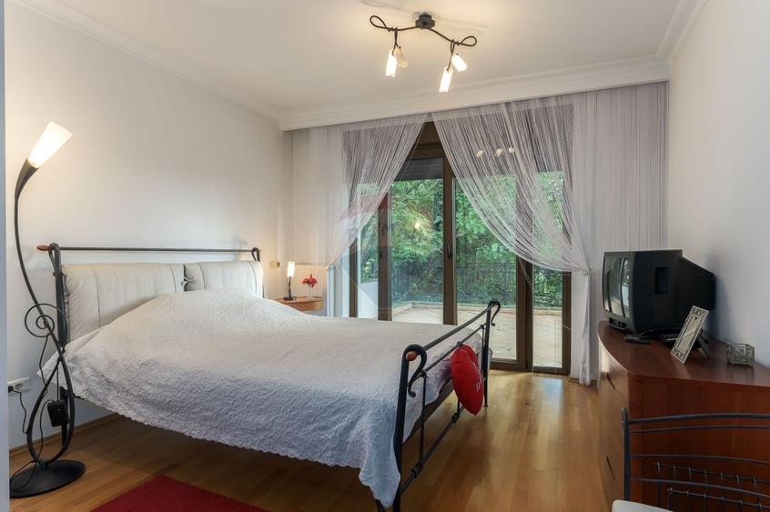 Vila neoromânească cu influențe toscane pe malul lacului Snagov - 28