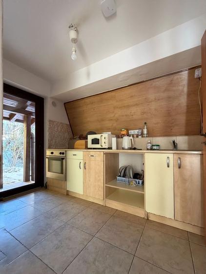 Casa Pretabila Pentru Diverse Activitati - 270 mp - 16