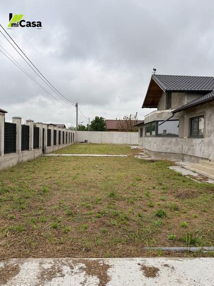 Casă individuală cu 6 camere cu Canalizare în Șendreni