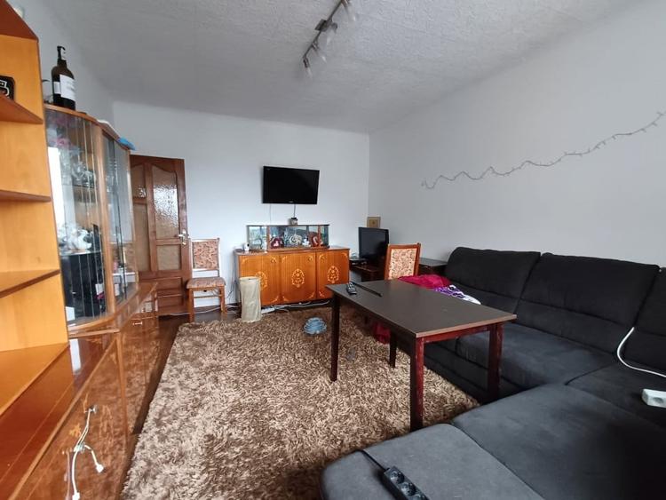 Apartament 3 camere, decomandat, 70 mp, mobilat, Nicolina 2 - 1