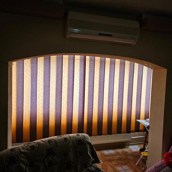 Apartament cu 3 camere ~ zona Brosteni / Colegiu ~ etaj 3 din 4 - 2