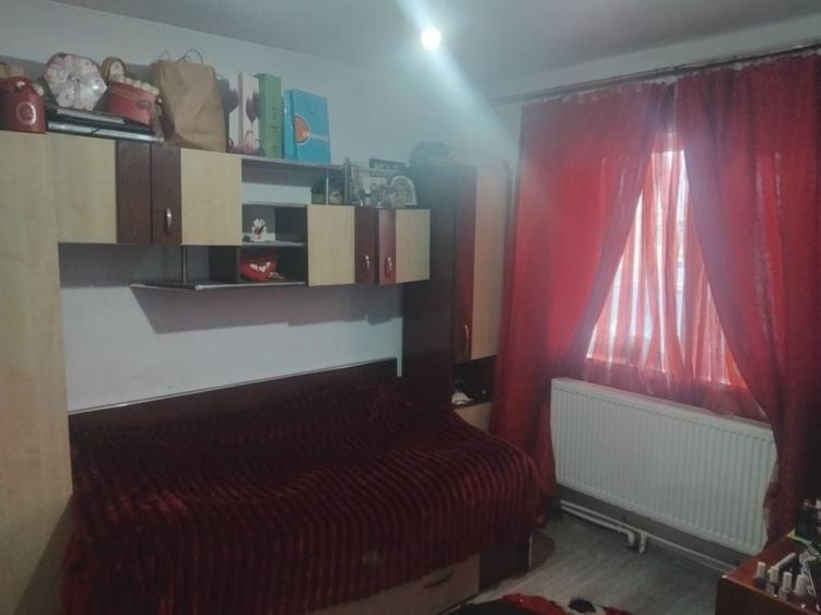 Casă cu 3 camere în Central