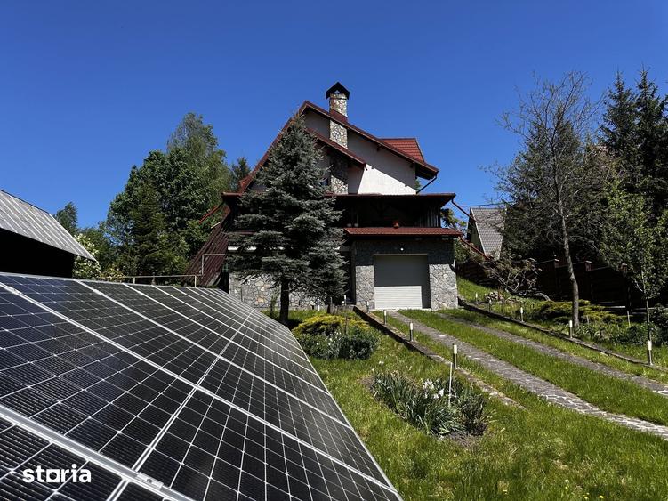 Casă cu 5 camere cu Teren 1286 Mp în Măneciu