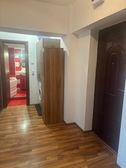 Apartament cu 2 camere decomandat în Trocadero