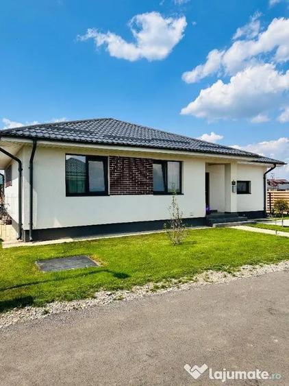 Casă cu 4 camere cu Teren 510 Mp în Balotești