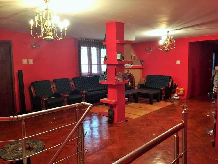 Casă individuală cu 9 camere cu Canalizare în Exterior Nord