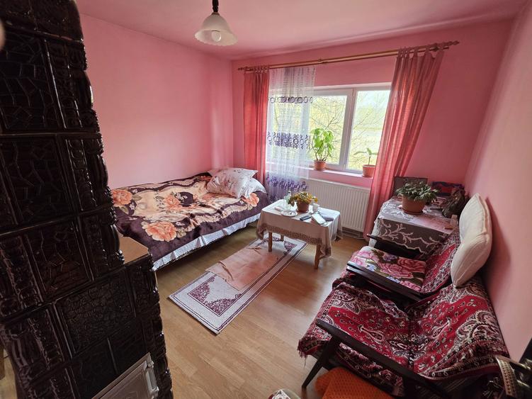 Apartament cu 2 camere decomandat în Iara
