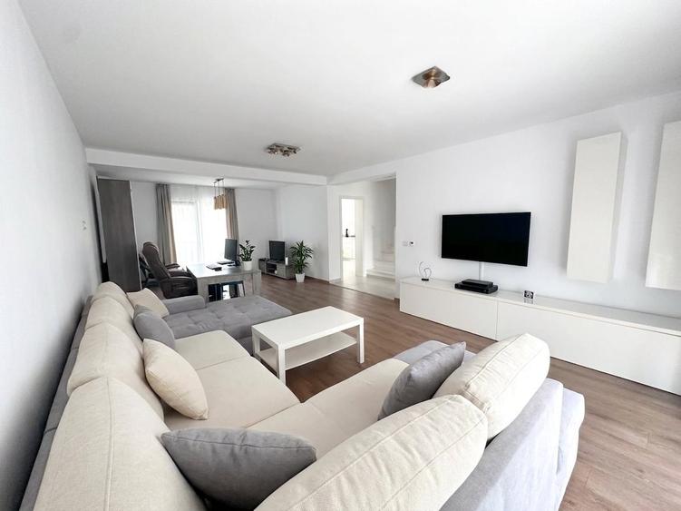 Duplex cu 4 camere cu Canalizare în Moșnița Nouă