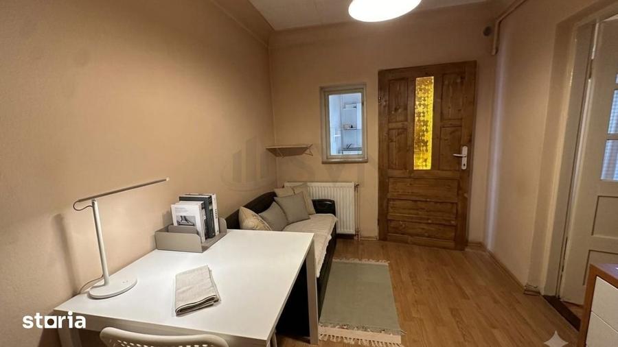 Casă cu 5 camere cu Teren 390 Mp în Chitila