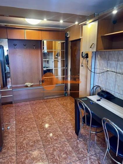 Apartament cu 3 camere decomandat, mobilat în Apusului
