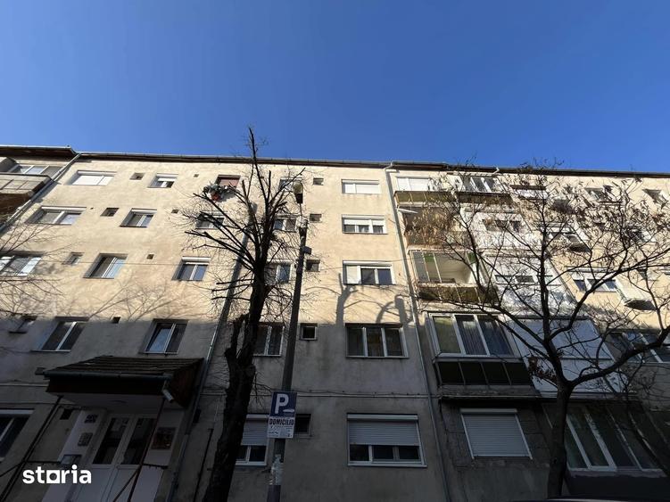 Apartament cu 3 camere decomandat în Decebal