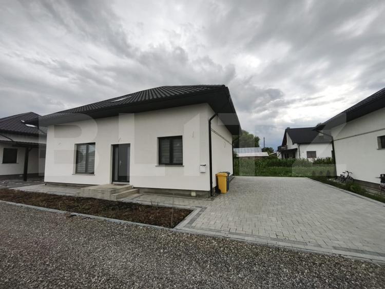 Casă individuală cu 6 camere cu Canalizare în Exterior Nord