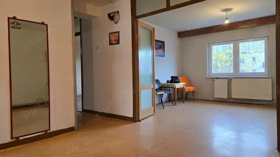 Apartament cu 3 camere decomandat în Micro 15