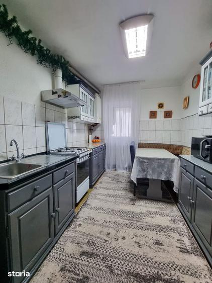 Apartament cu 3 camere decomandat în Mircea cel Bătrân