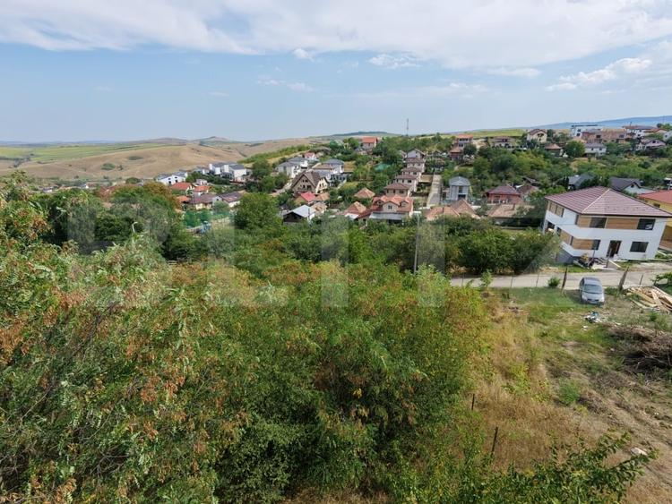 Teren Construcții intravilan de 584 mp, în Dezmir