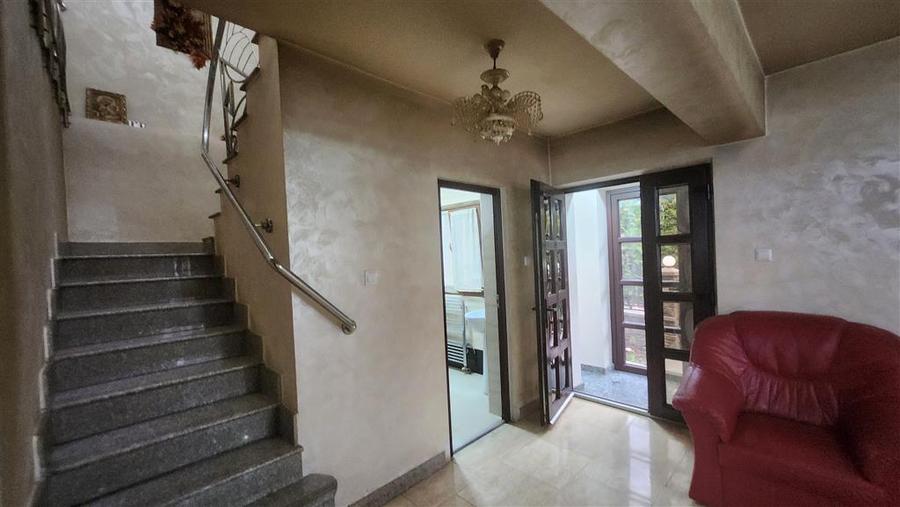 Casă individuală cu 5 camere cu Canalizare în Exterior Nord