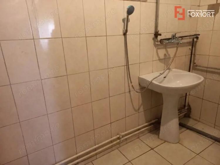 Casă cu 6 camere cu Teren 489 Mp în Plopi