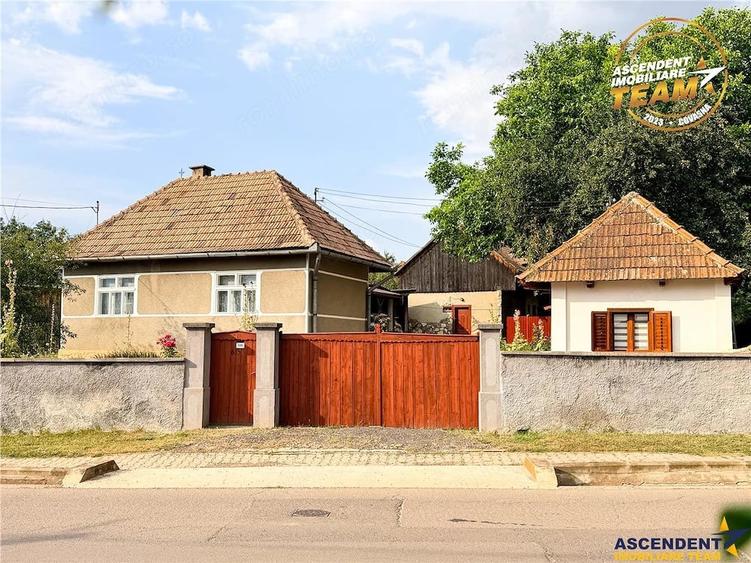 Casă cu 1 camere cu Teren 1315 Mp în Cernat