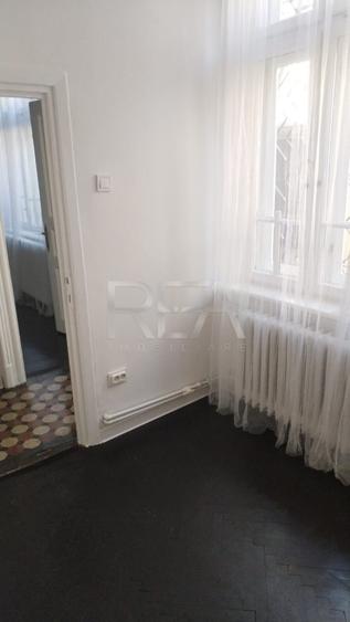 Casă cu 3 camere cu Canalizare în Dorobanți