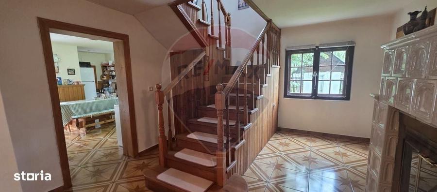 Casă cu 4 camere în Căprioru