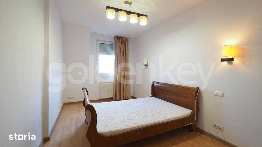 Casă cu 7 camere cu Teren 250 Mp în Central