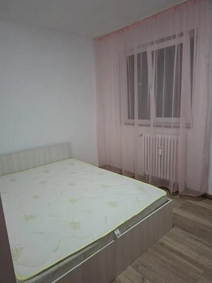 Apartament cu 2 camere nedecomandat, mobilat în Podu Roș