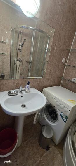 Apartament cu 2 camere decomandat în Titan