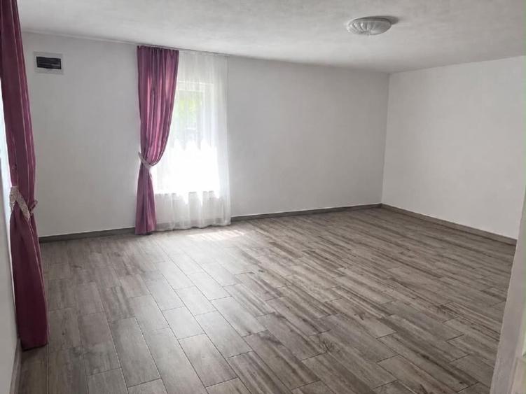 Casă individuală cu 3 camere cu Canalizare în Valea Rece
