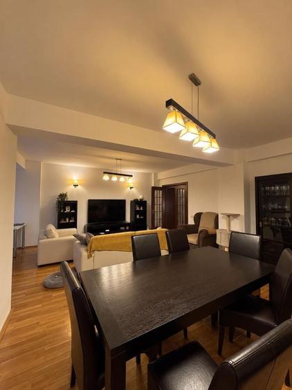Apartament cu 3 camere în Obor